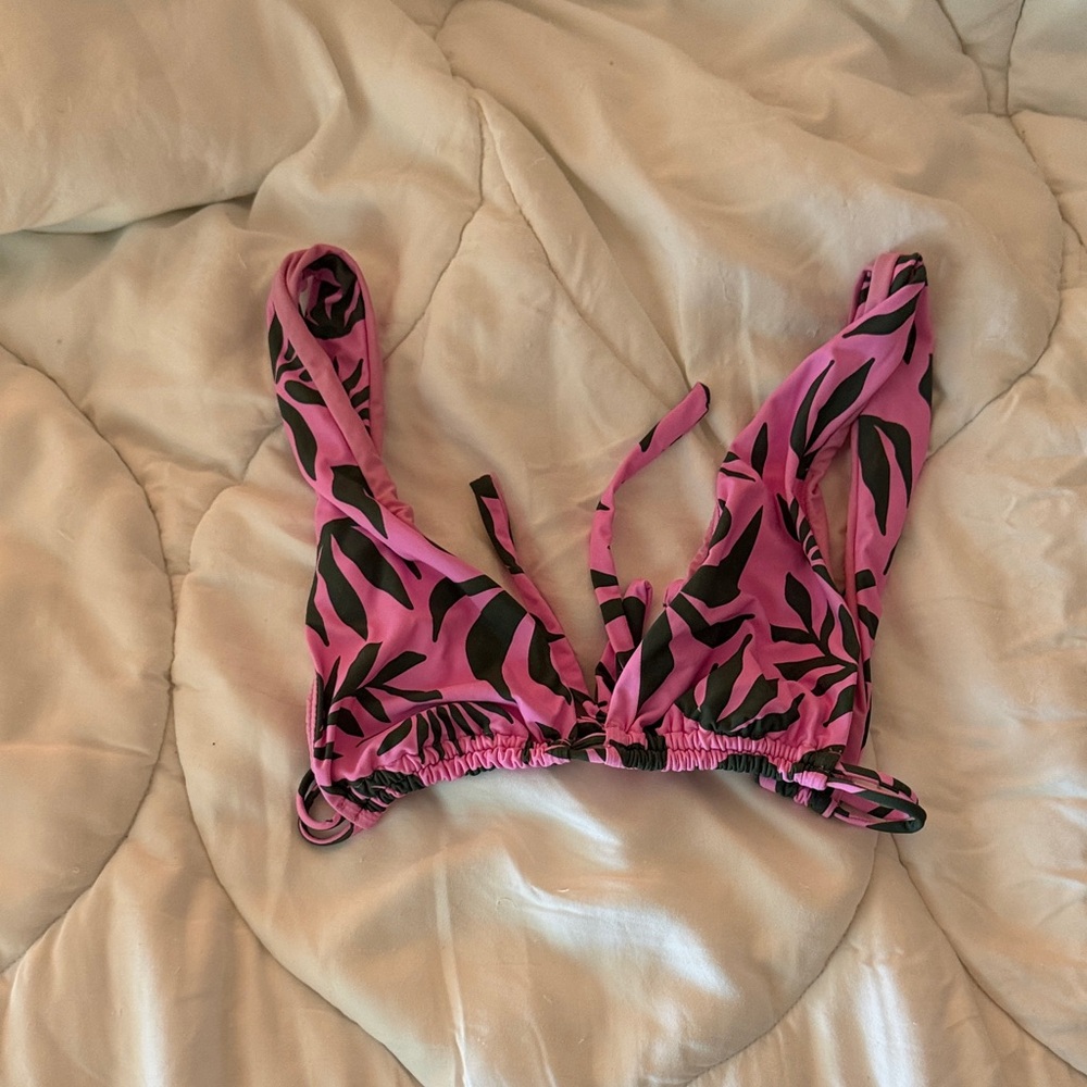 vestique Pink and Black Leaf Print Bikini Top